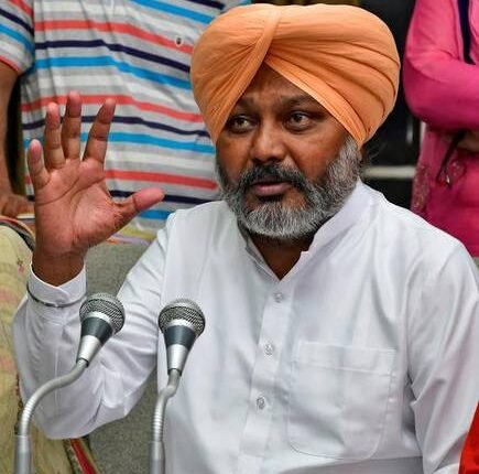 CONGRESS Congress government has issued warrants for farmers' outstanding loans